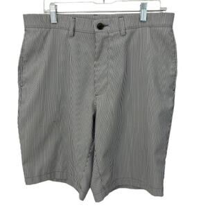 GUC Haggar Gray/White Pinstripe Flat Front Shorts. Size W34.